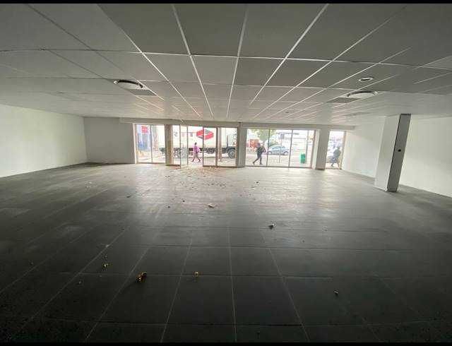 530M² OFFICE TO LET IN SOMERSET WEST CENTRAL